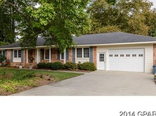 1105 Oakview Dr, Greenville, NC 27858