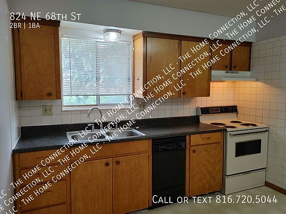 4th image of 824 NE 68th St