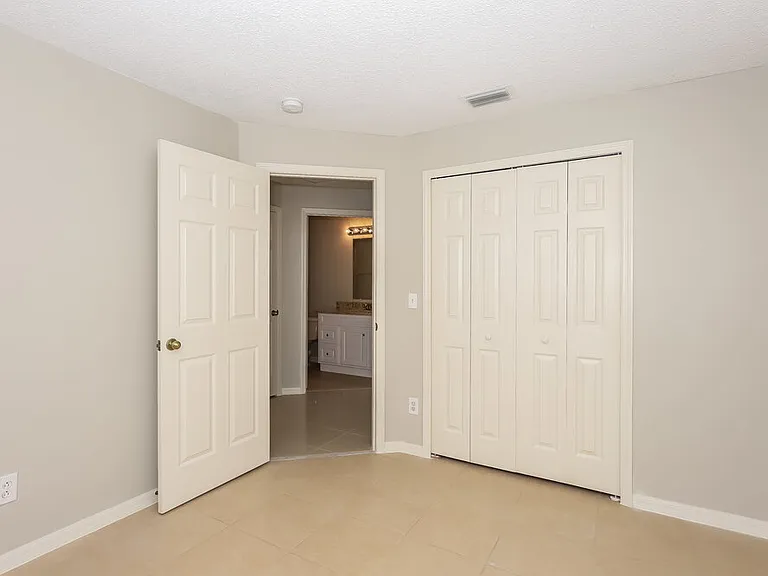 3413 Palm Beach Dr — Photo 8