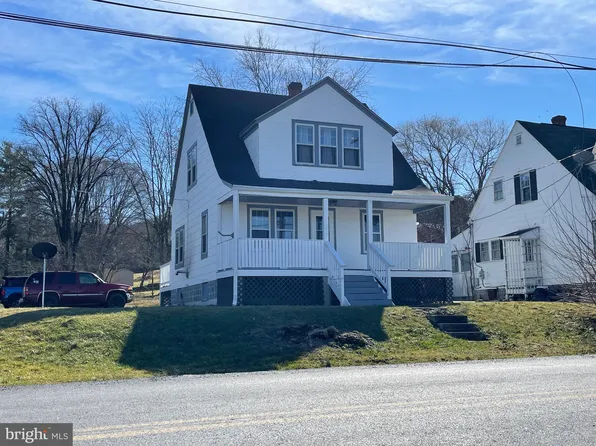 217 Moser Ave, Paw Paw, WV 25434