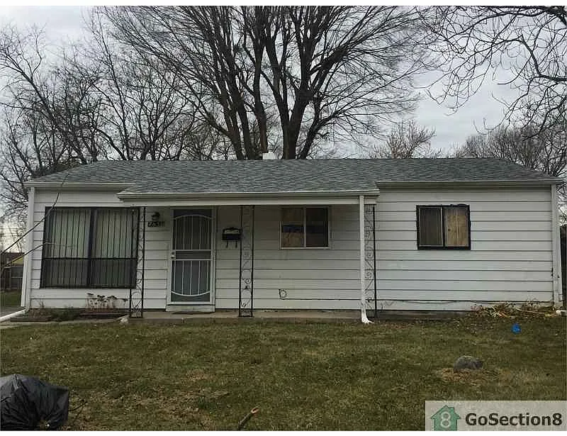 2836 Manlove Ave photo 1