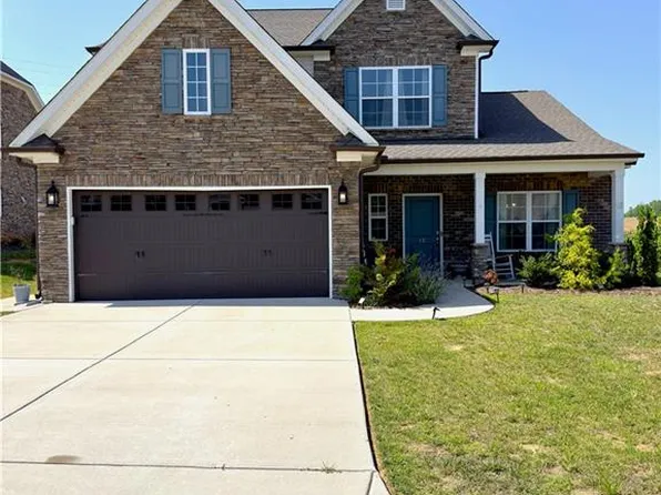 12 Freemont Ct, Thomasville, NC 27360