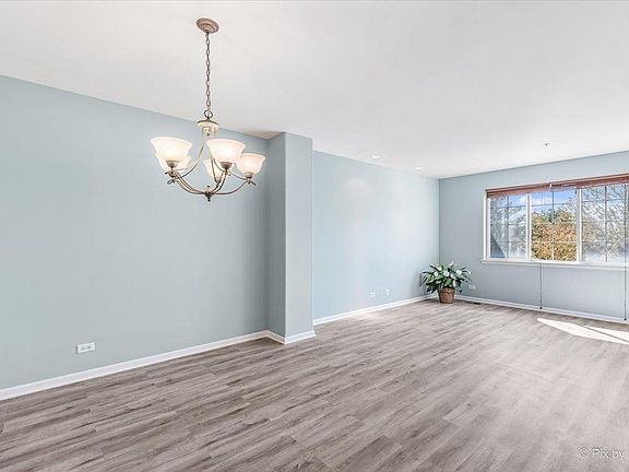 4th image of 728 Hanbury Dr