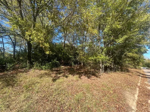 9 Bayshore Dr, Athens, TX 75752