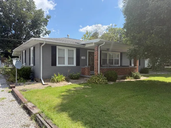 1105 Bainum St, Mount Carmel, IL 62863
