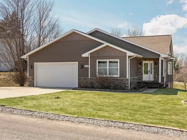 7277 E Leelanau Hills Dr, Traverse City, MI 49684