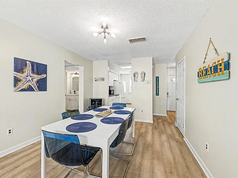 423 Berkshire Dr — Photo 19