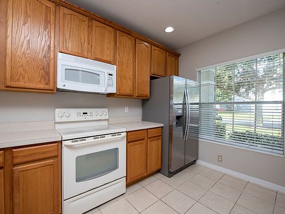 4th image of 10664 Savannah Wood Dr #99