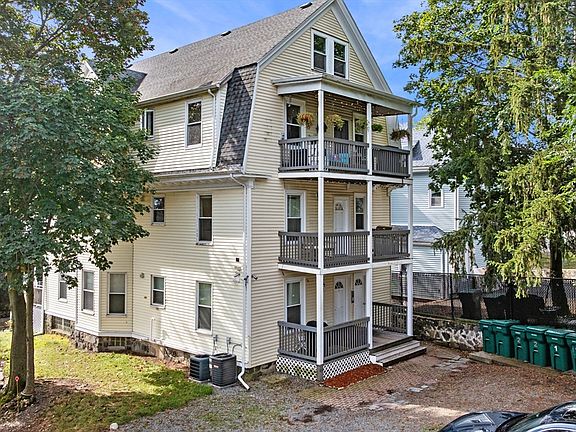 4th image of 122-124 Beacon Hill Ave Unit 2