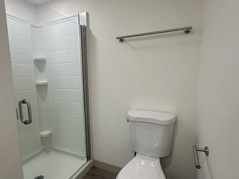 115 W Cypress St #8 — Photo 9