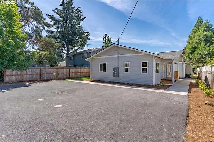 1177 Nebraska Ave NE #B — Photo 25