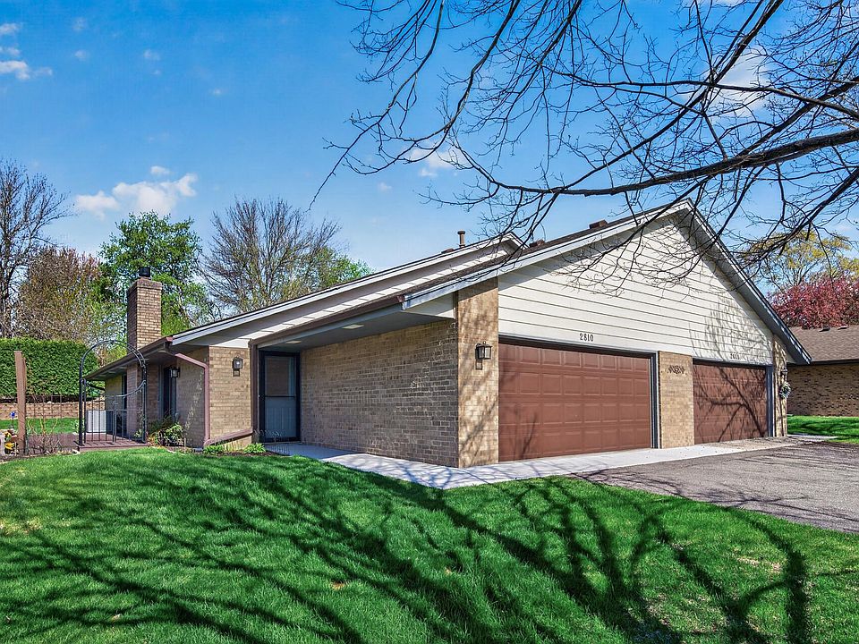 1st image of 2810 Robinwood Way