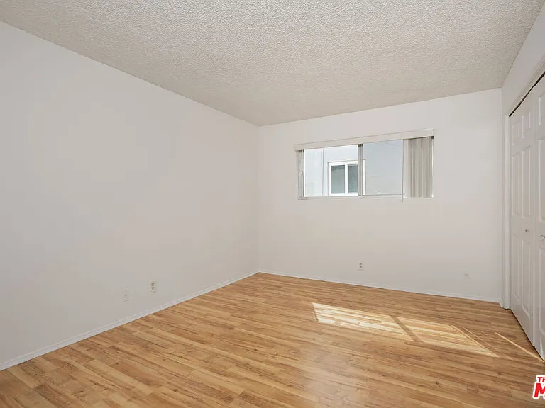 953 4th St #300 — Photo 9