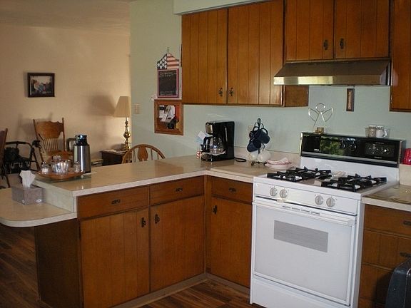 4th image of 24525 Elmhurst Dr