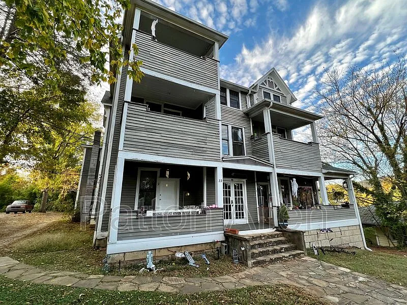 33 Starnes Ave #3