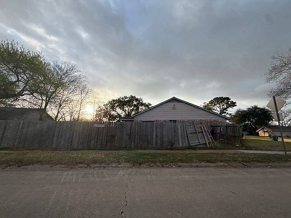 4th image of 11503 Saulsworth St