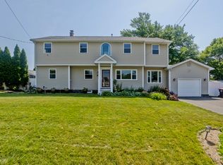 47 Day St, Agawam, MA 01030