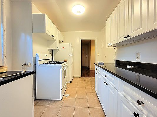 3rd image of 50-01 39th Ave #L53