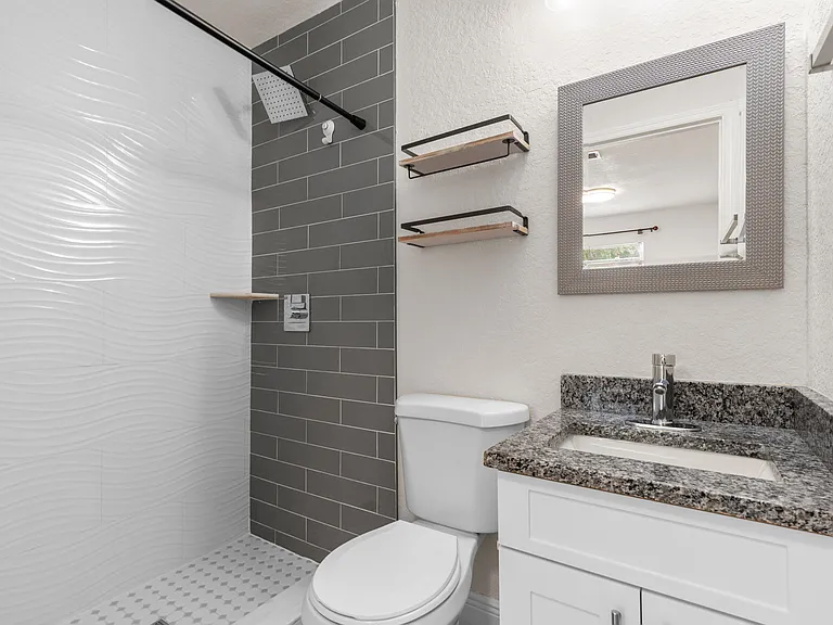 3605 W Iowa Ave — Photo 11