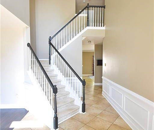 5th image of 115 Woodview Ct