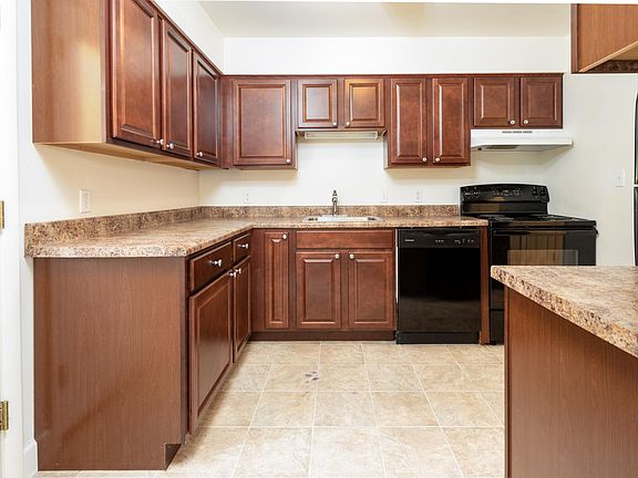 4th image of 13 Canterbury Woods St #13