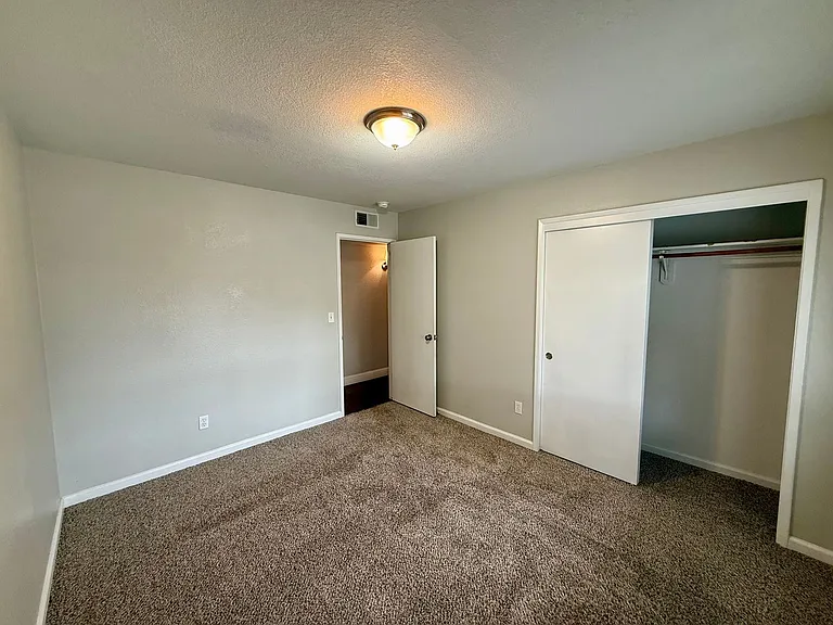 1405 Fransen Ln — Photo 19