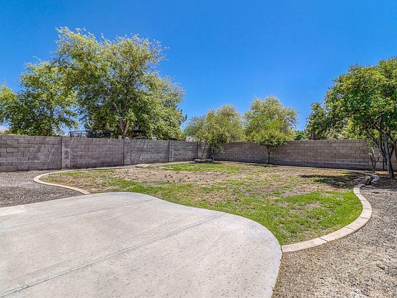 5th image of 1329 E Bradstock Way