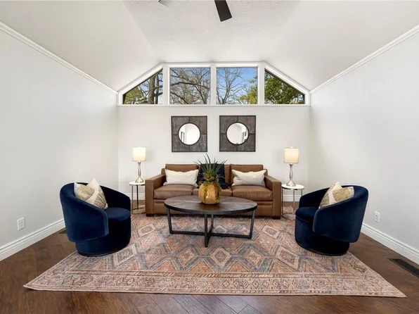 627 N Rockcliff Rd, Fayetteville, AR 72701