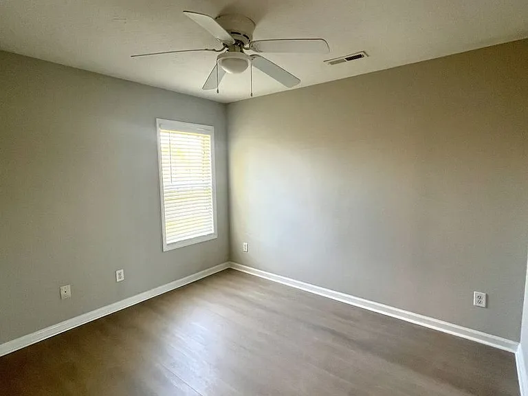 2409 Sunburst Ct — Photo 15