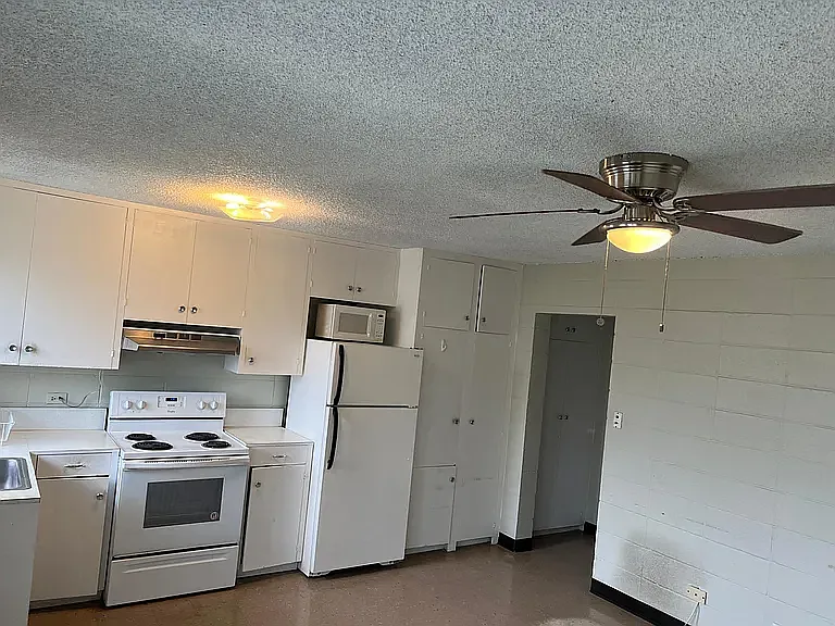 3512-3520 Waialae Ave #B7