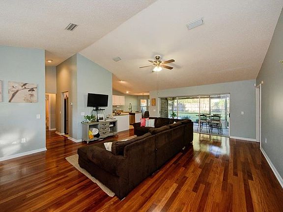4th image of 2204 Glen Mist Dr