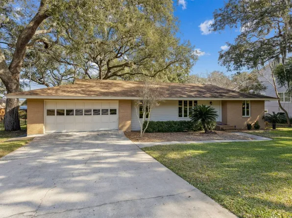 2020 Highland Dr, Fernandina Beach, FL 32034