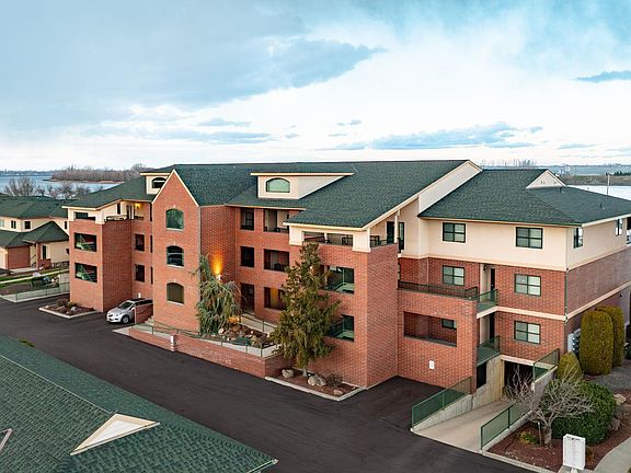 3rd image of 300 Columbia Point Dr Unit D203