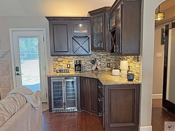 5th image of 5002 Woodgate Dr