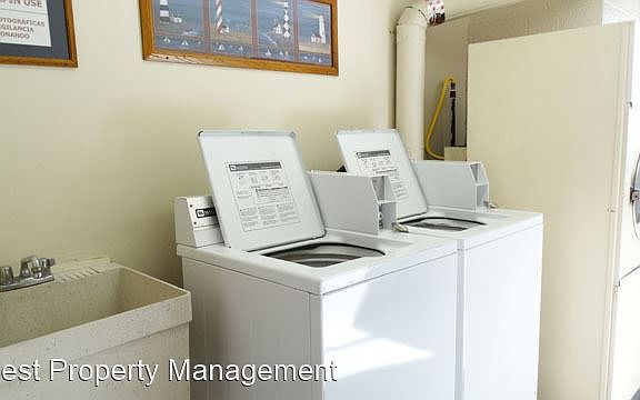 5th image of 2046 9th St APT 104