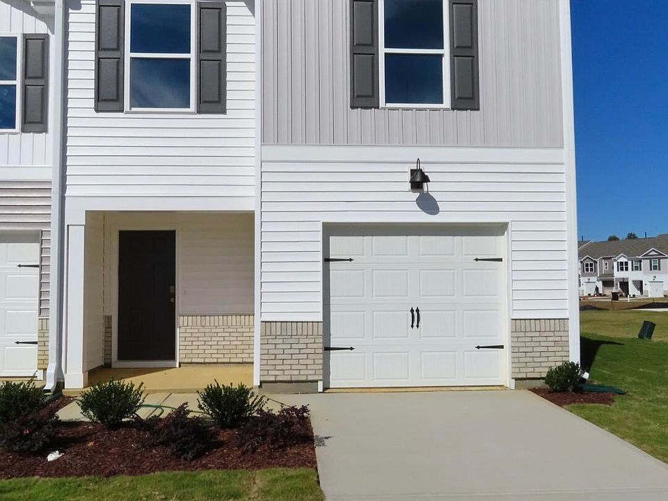 1st image of 307 Honeycutt Oaks Dr