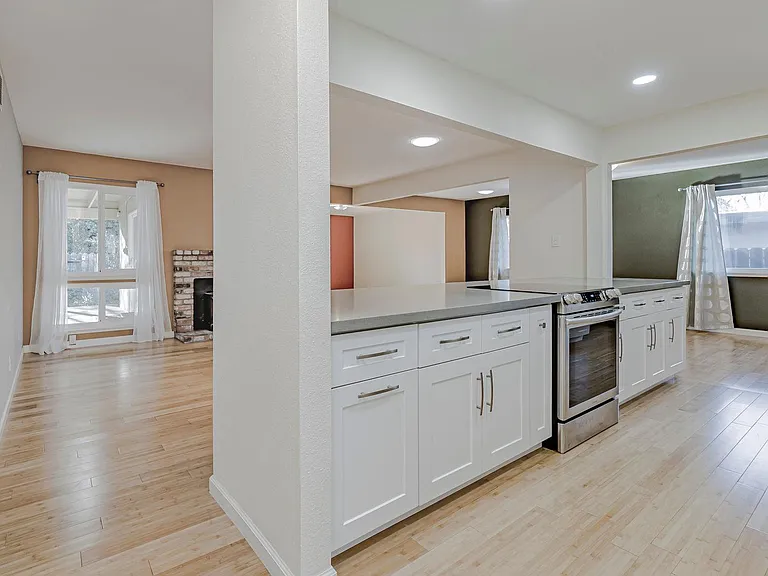 1108 Alice St — Photo 4