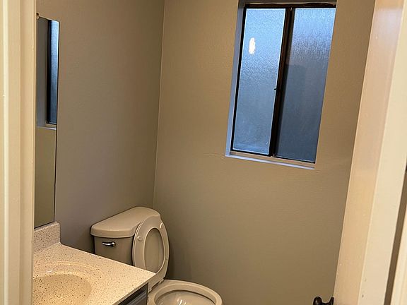 4th image of 28 S Chapel Ave APT C
