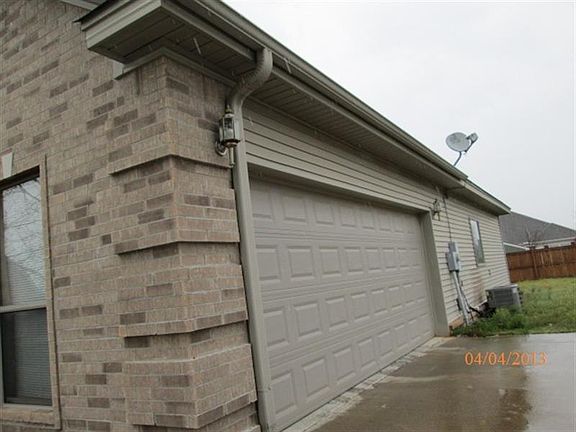 2nd image of 13821 Broadstone Cv