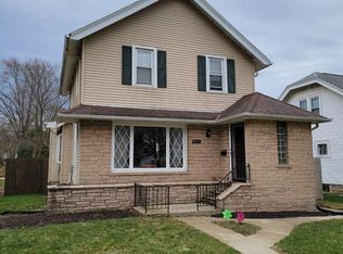 211 W Newhall Ave, Waukesha, WI 53186