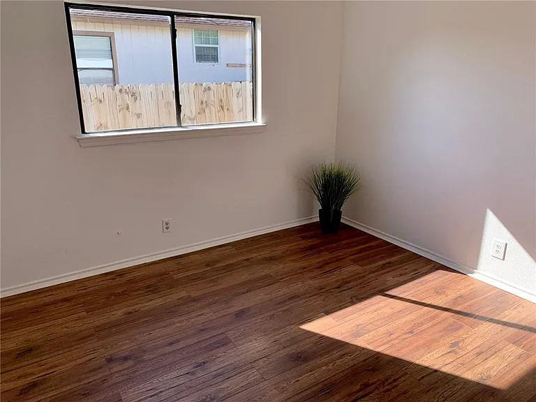 2907 Donnell Dr — Photo 17