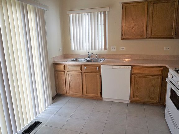 5th image of 100 Creston Cir #100