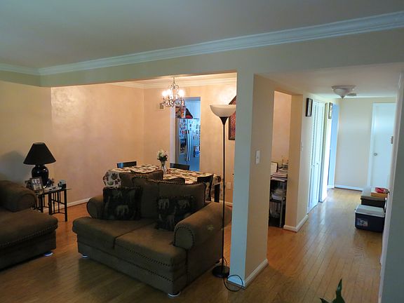3rd image of 6562 Yadkin Ct