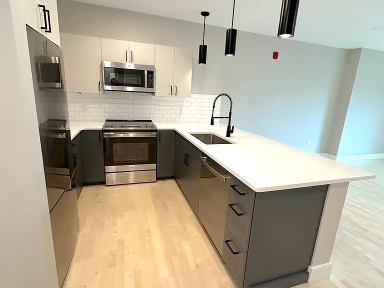 20 Upper Falls Rd #201 — Photo 2