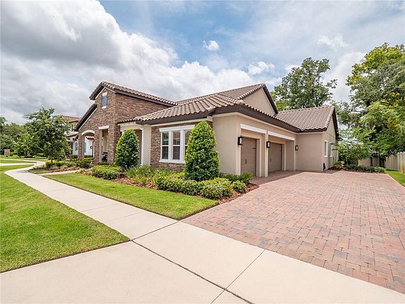 3rd image of 620 Washington Oaks Ct