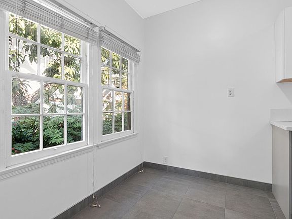 5th image of 963 N Doheny Dr #965-1/2
