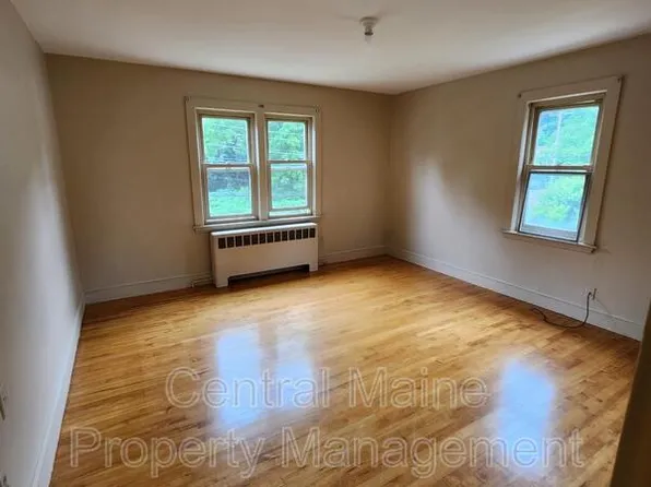 156 Cottage St #2, Lewiston, ME 04240
