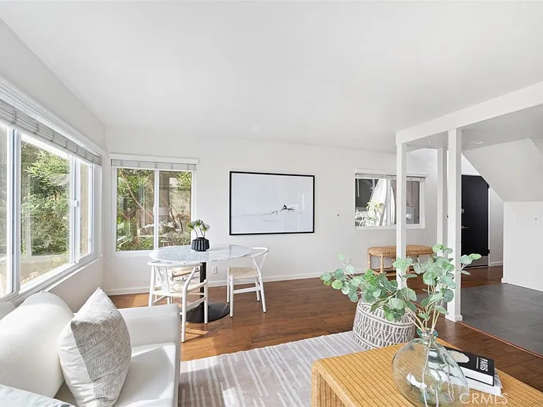1059 Miramar St — Photo 3