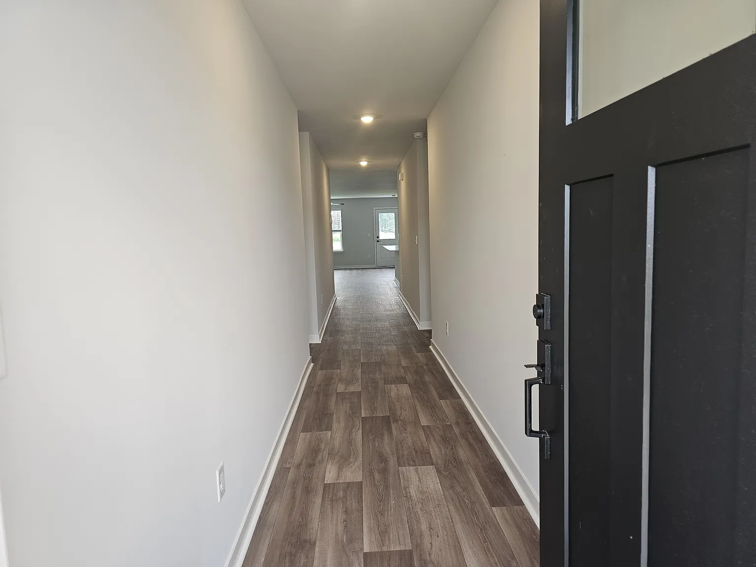 4 bed, 1667 sqft, $2,150 — Photo 2