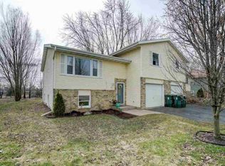 201 Tower Dr, Sun Prairie, WI 53590